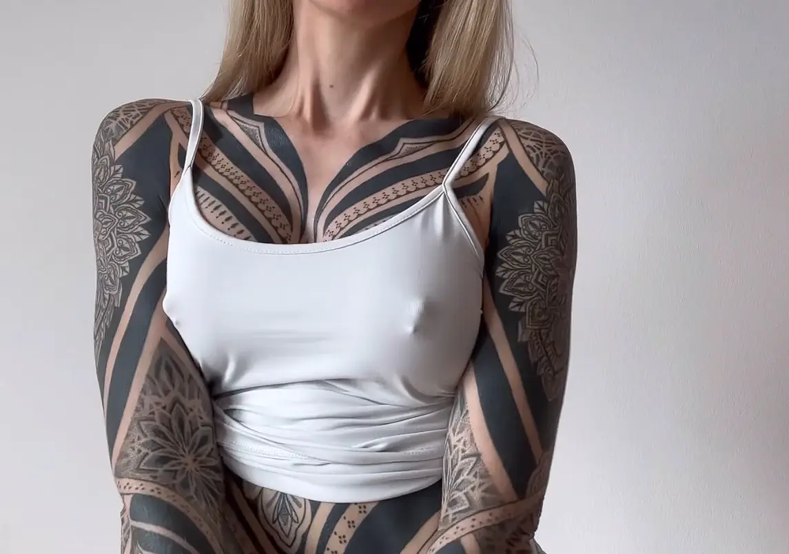 emma teasing (Non Nude)
