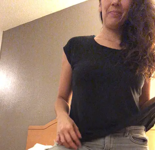  Kumi Undressing