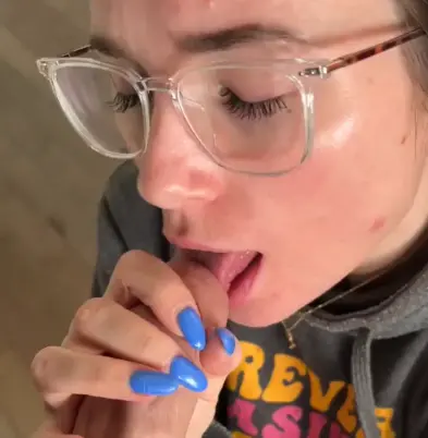 Foreskin worship & blowjob | No makeup, messy hair 