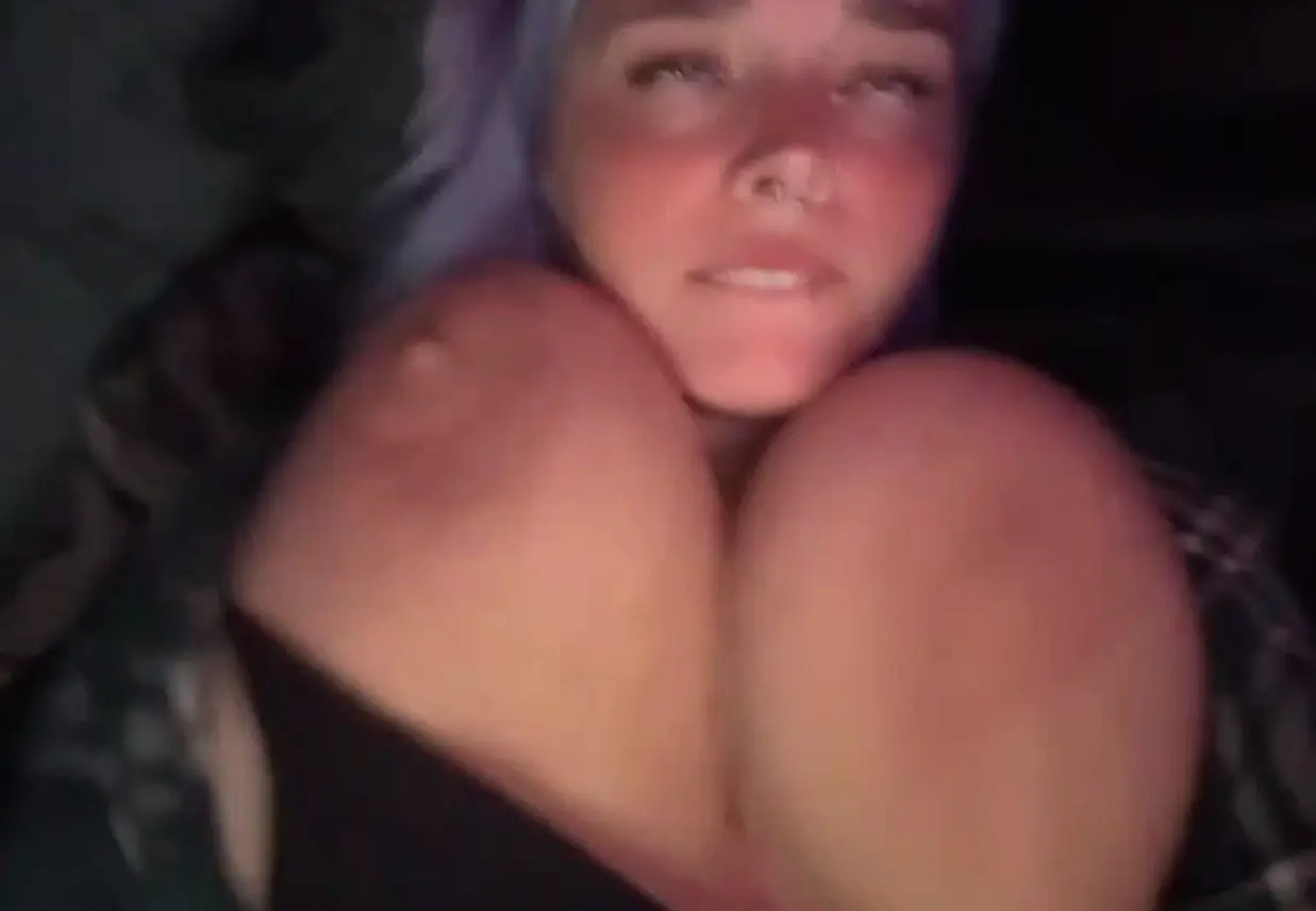 Whiptrax shaking boobs