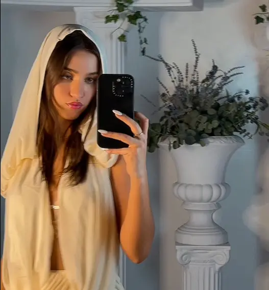 mirror selfie tease