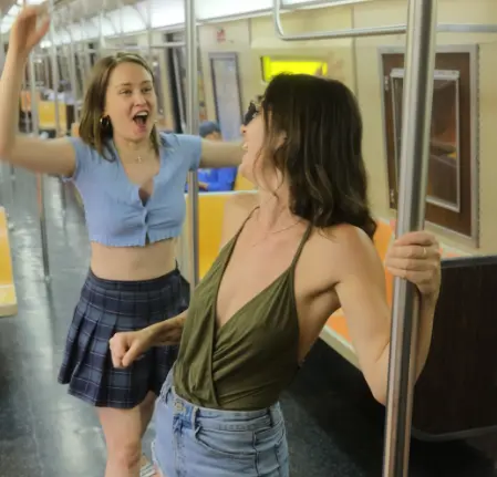 Public Lesbian Sexiness on the NYC Subway