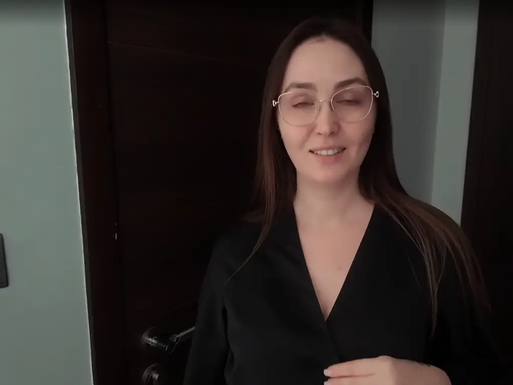 Stepmom needs honest feedback on her new boobs - Sasha Paradise [1080p] Full Video