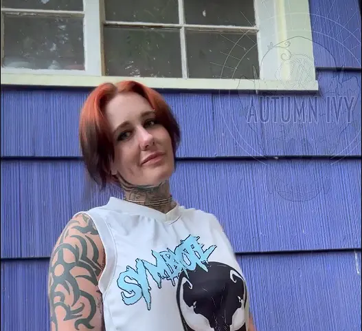 Autumn Ivy solo striptease